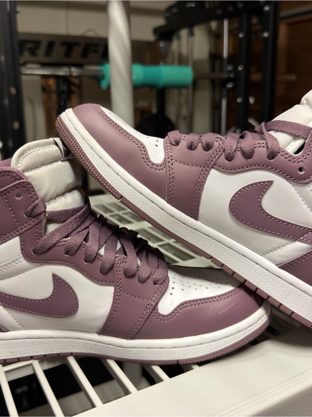 Air Jordan 1 Retro High OG “Mauve” - Picture 3 of 4